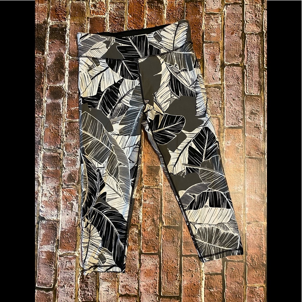 NWOT DKNY Sport Leggings SZ L Palm Leaves Black/Gray/White